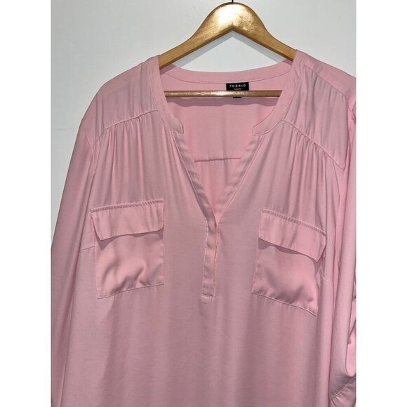 Torrid Harper Pink Tab Sleeves V-Neck Women's Blouse Size 5x - Picture 2 of 9